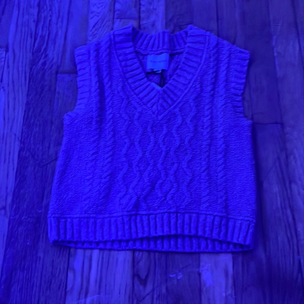 Light brown sweater vest, brand new,